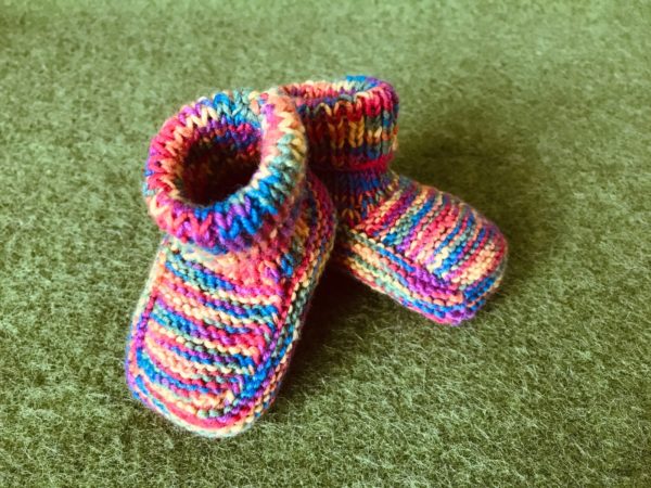 Baby-Strick-Schuhe | Regenbogen